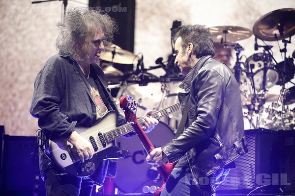 THE CURE - 2022-11-28 - PARIS - Accor Arena - Robert James Smith - Simon Jonathon Gallup - Jason Toop Cooper